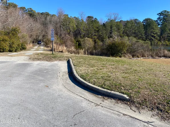 201 Attmore Drive, New Bern, NC 28562