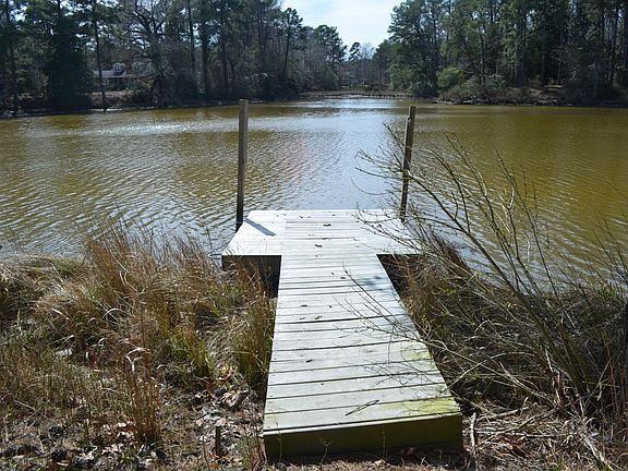 3rd image of 128 Winsome Haven Dr #B