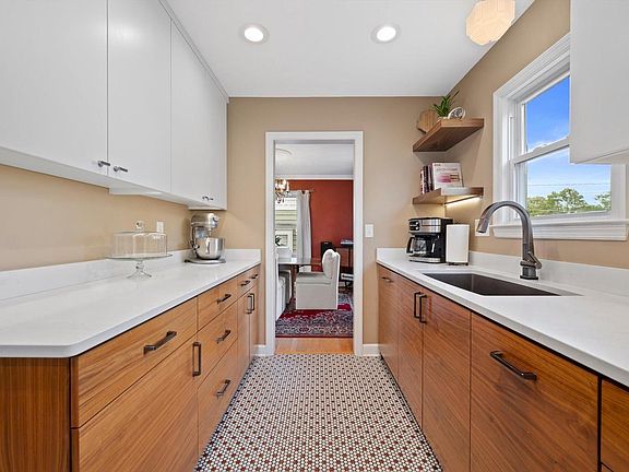 3rd image of 3436 S Adams AVENUE