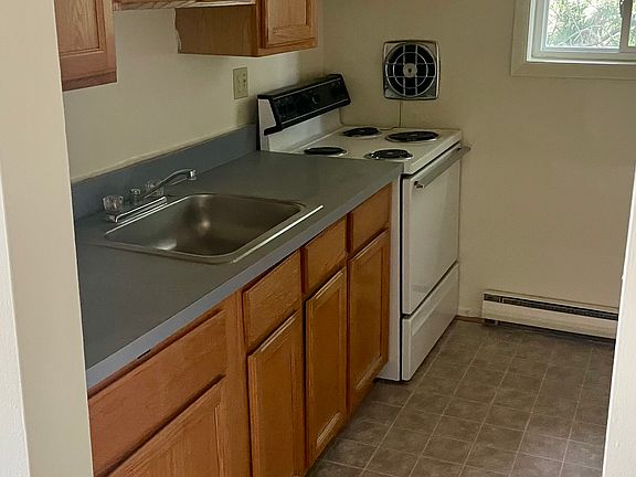 5th image of 922 N Ivy St #8