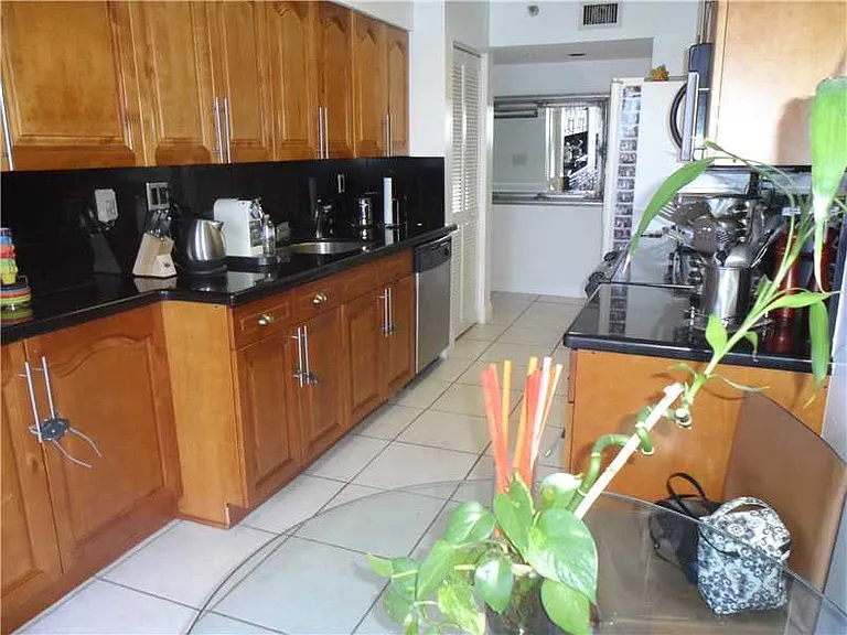 3530 Mystic Pointe Dr #19 — Photo 11