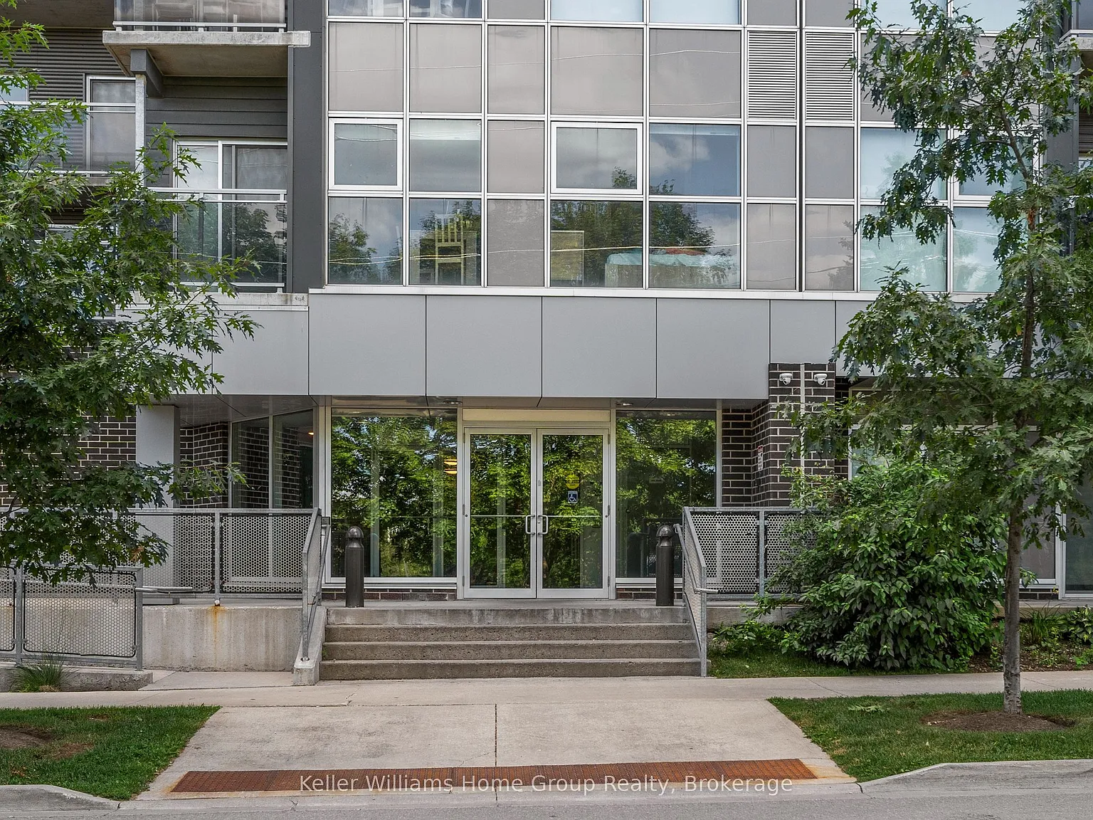 SAGE 6 — Photo 2