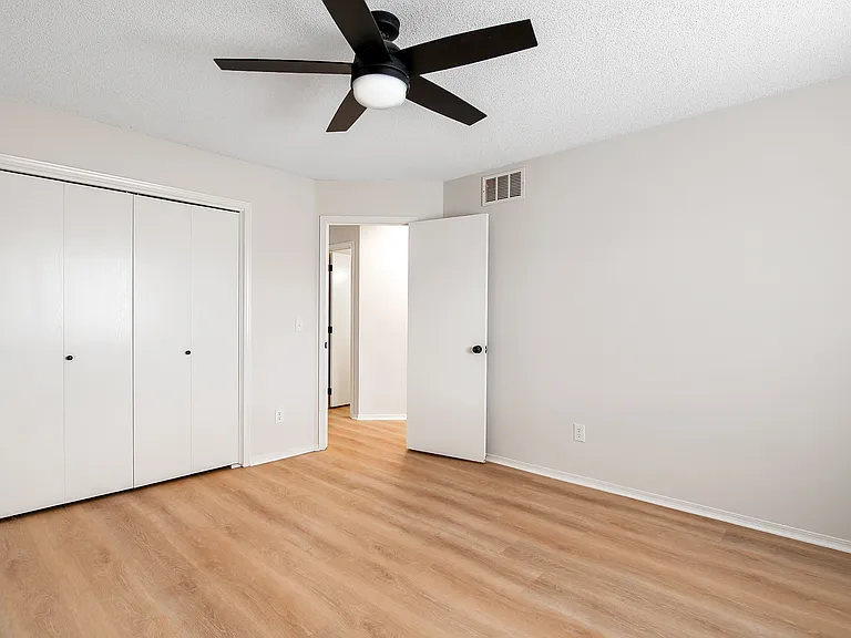 3332 N Governeour Cir — Photo 14