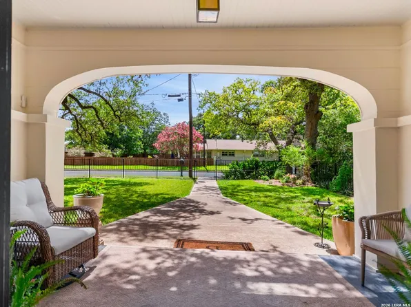 205 2nd St, Boerne, TX 78006