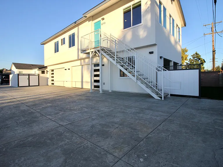 8710 Flower St — Photo 18