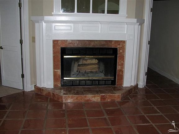 5th image of 579 Medcalf Dr