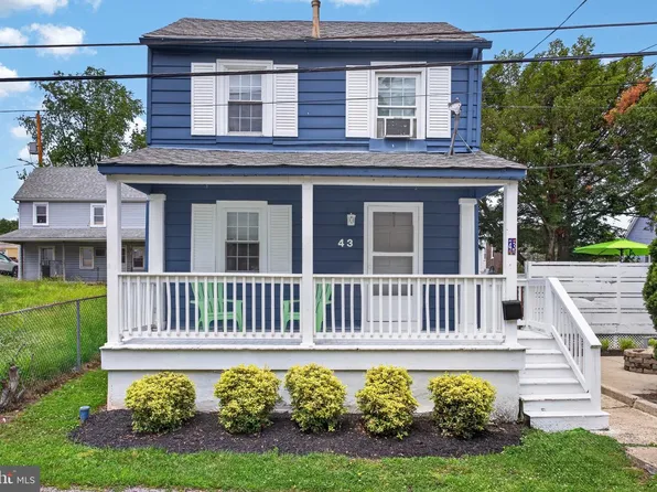 43 Oak St, Phoenixville, PA 19460