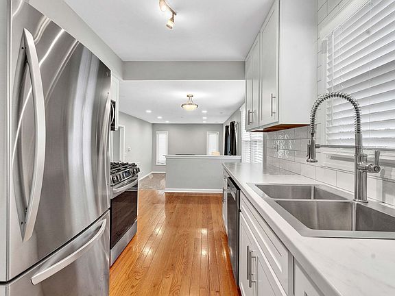 3rd image of 813 Candlewood Trl