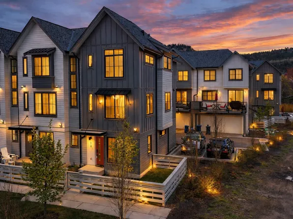 307 Glen Park Dr #19, Kelowna, BC V1V 0H1