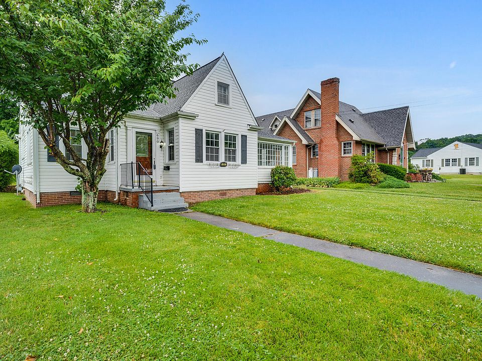 1st image of 690 Truxton Dr