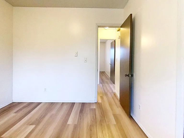 200 Grover St — Photo 11