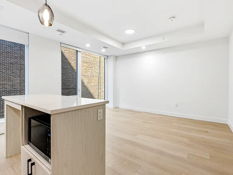 200 Elgin St — Photo 76