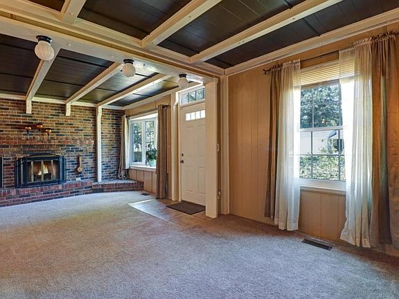 2nd image of 2229 Woodside Ln