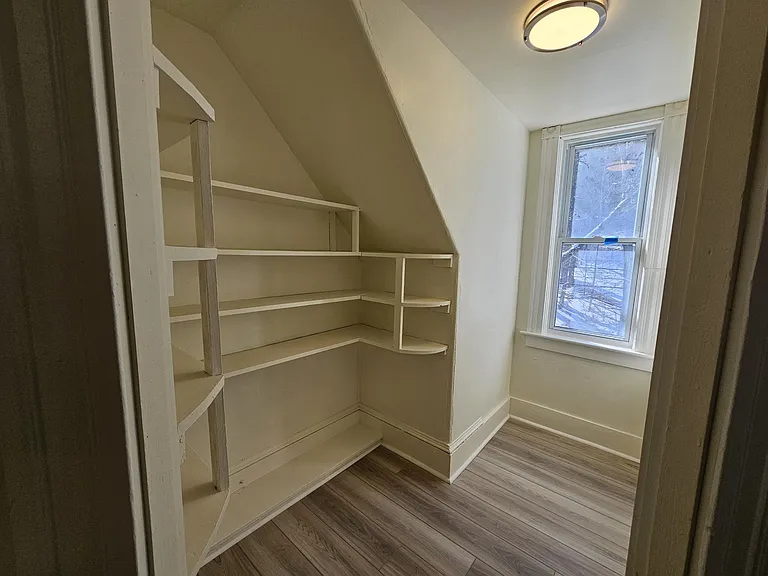 227 Rockingham St #3 — Photo 4