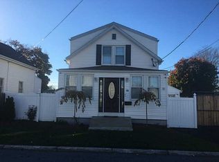 16 Longfellow St, Pawtucket, RI 02861