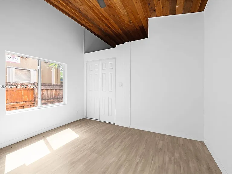1640 Funston St — Photo 8