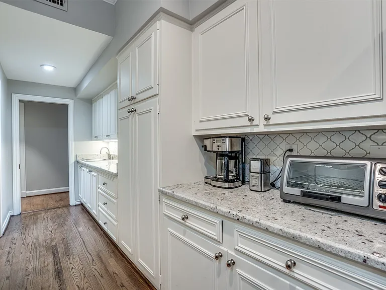 4309 University Blvd — Photo 17