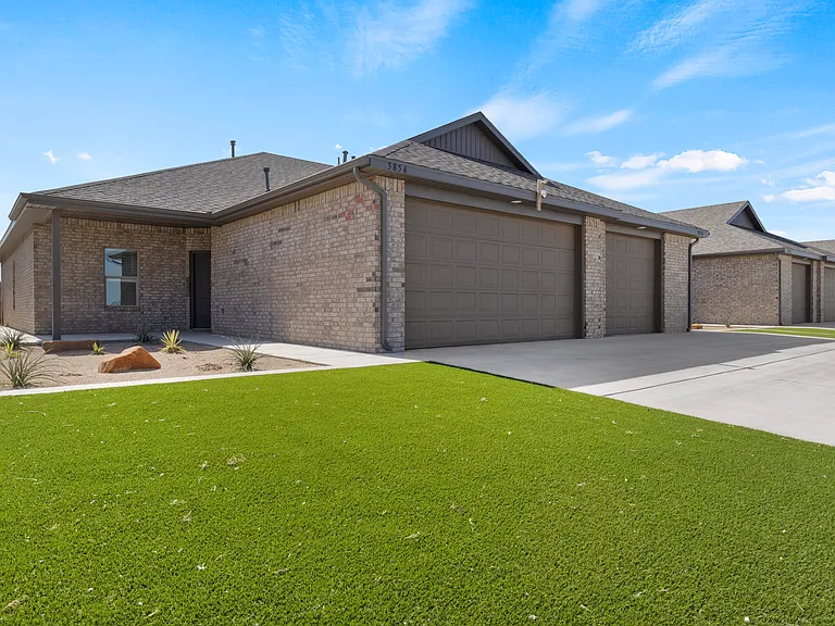 5856 Virginia Ave — Photo 4