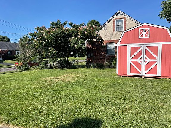 4th image of 3814 Mantell Ave