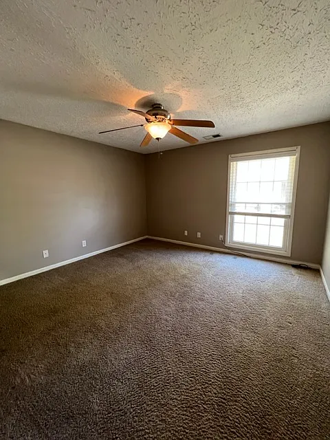 3 bed, 2040 sqft, $1,750 — Photo 4