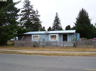 870 11th St SE, Bandon, OR 97411