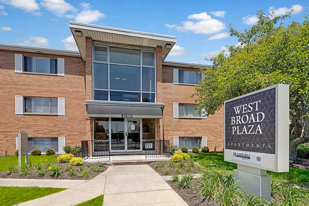 West Broad Plaza — Photo 1