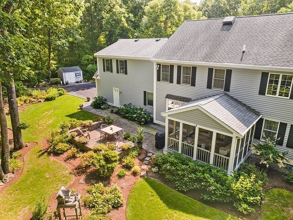 55 Robincrest Ct, Seekonk, MA 02771 Zillow