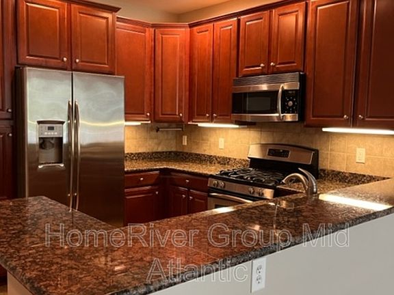 2nd image of 400 Cameron Station Blvd APT 205