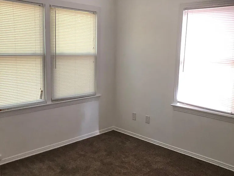 607 N Duck St — Photo 20