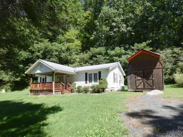 51 Spicewood Ln, Bakersville, NC 28705