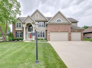 4567 S Foxwood Blvd, Greenfield, WI 53228
