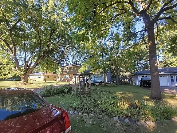 2nd image of 917 Arbor Ave