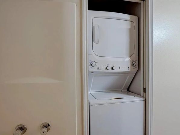 427 Lindsey St APT 121