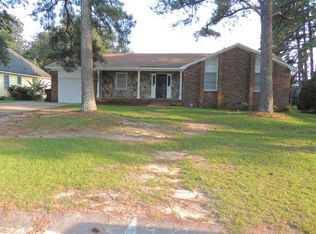 5823 Rivercroft Rd, Fayetteville, NC 28304