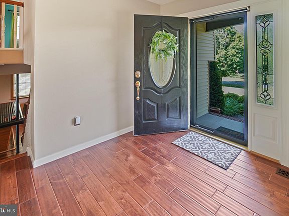 5th image of 1042 Sugar Maple Dr