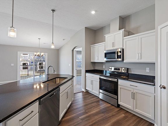 5th image of 710 Crescent Lndg #2-301