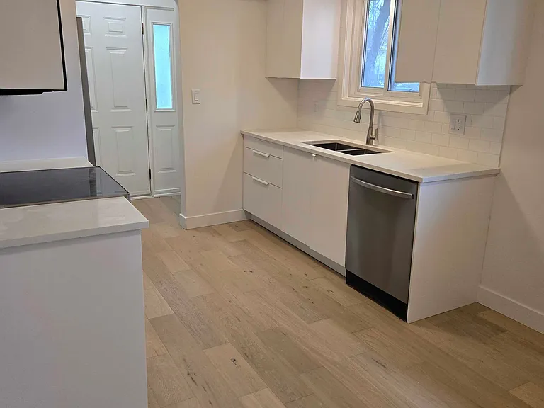 61 Vanier Dr #MAIN LEVEL — Photo 5