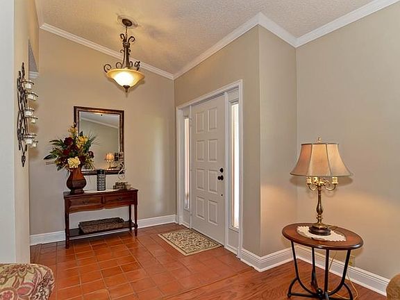 4th image of 1912 Horseshoe Dr
