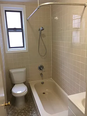 Rented by Metroline Realty | media 5