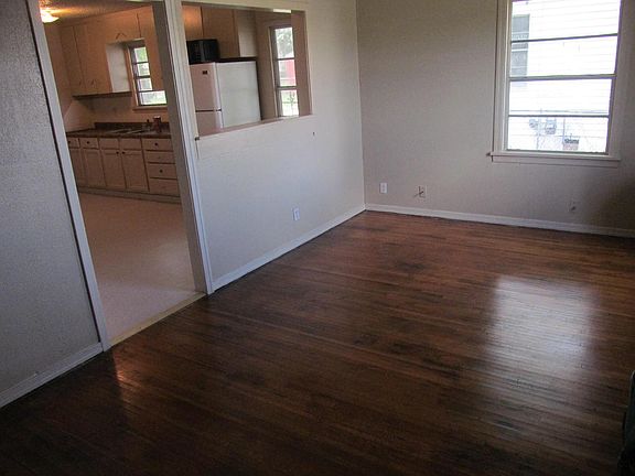 2nd image of 2613 Waggoner Ave