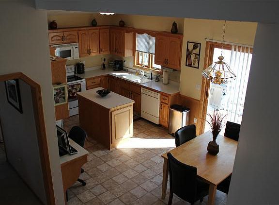 5th image of 1686 126th Ln NE