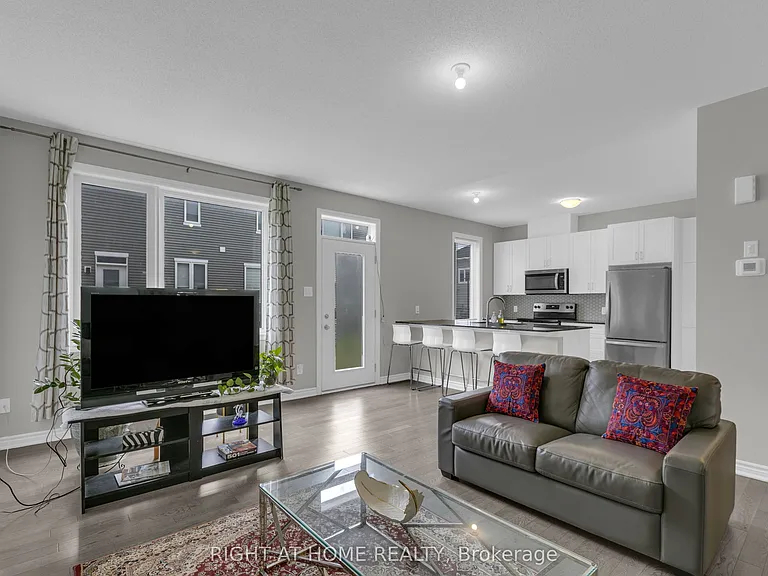 46 Focality Cres — Photo 7
