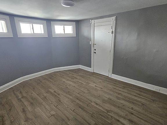 3rd image of 521 Kearny Ave #1R