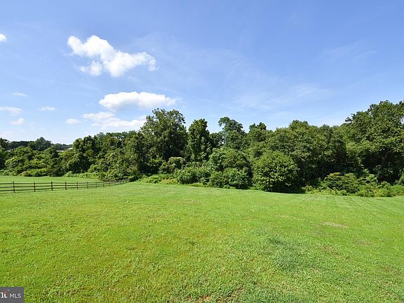 4th image of 18 Bella Vista Dr.