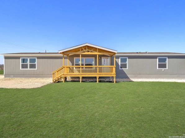 2549 FM 1332, Jourdanton, TX 78069