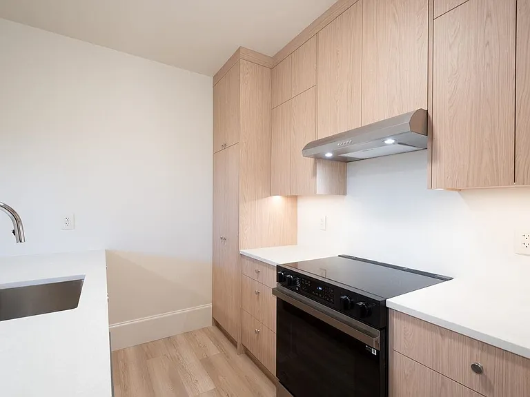 5770 Kitchener St #LOWER — Photo 18