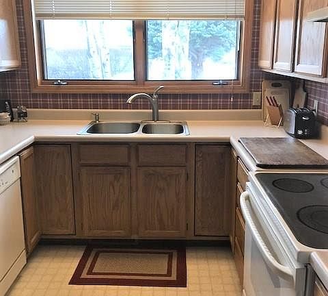 3rd image of 2200 W Dickerson St APT 18