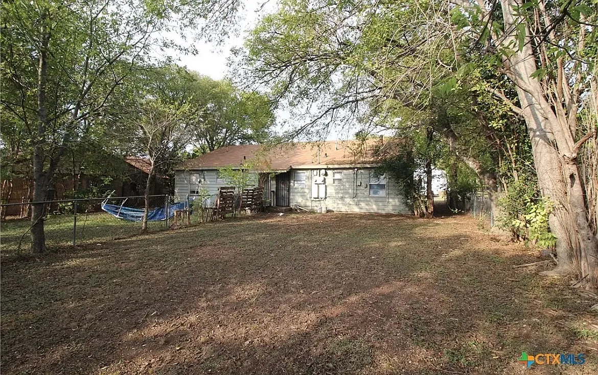 3 bed, $1,095 — Photo 4