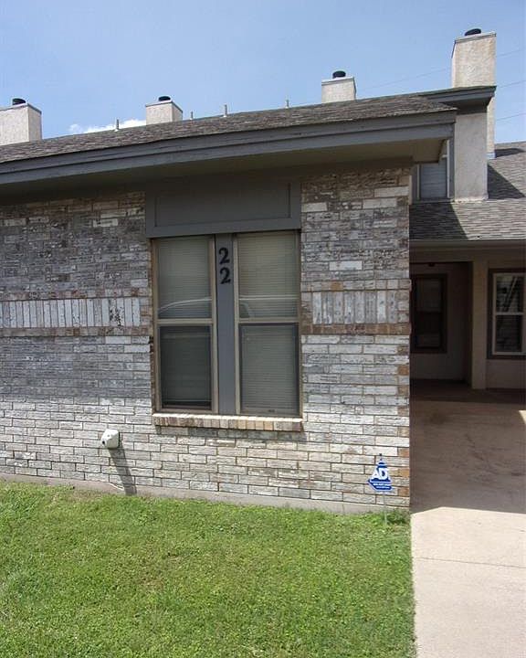 1st image of 22 Crossroads Dr