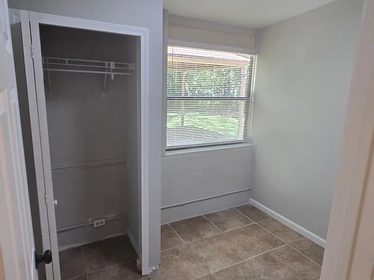 10242 Westmar Rd — Photo 5